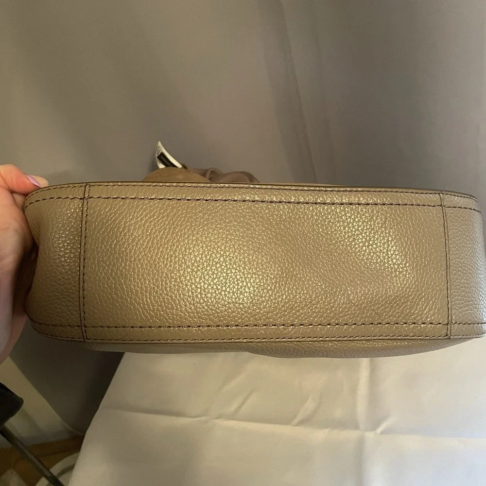 Marc Jacobs Hobo Shoulder Bag Greige Tan Purse Crocodile Embossed Leather